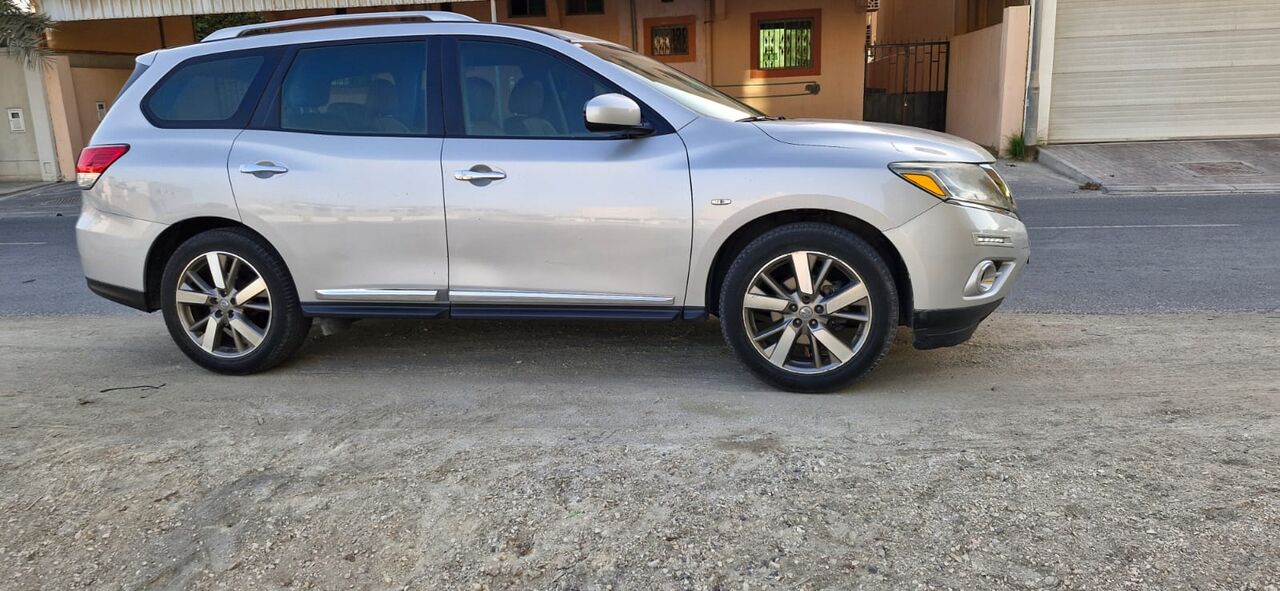Abu Saiba, Vehicles, Cars & Trucks , BHD 3500,  Nissan Pathfinder,  2014,  Automatic,  105000 KM,  - Full Option