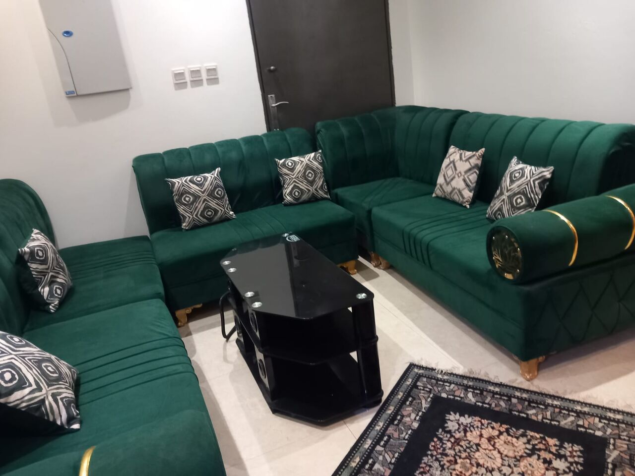 Riyadh, Furniture, SAR 950,  Well-Maintained Sofa & Table For Sale &ndash; Excellent Condition