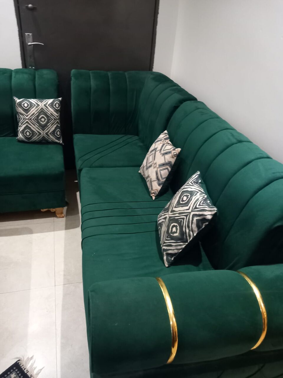 Riyadh, Furniture, SAR 950,  Well-Maintained Sofa & Table For Sale &ndash; Excellent Condition
