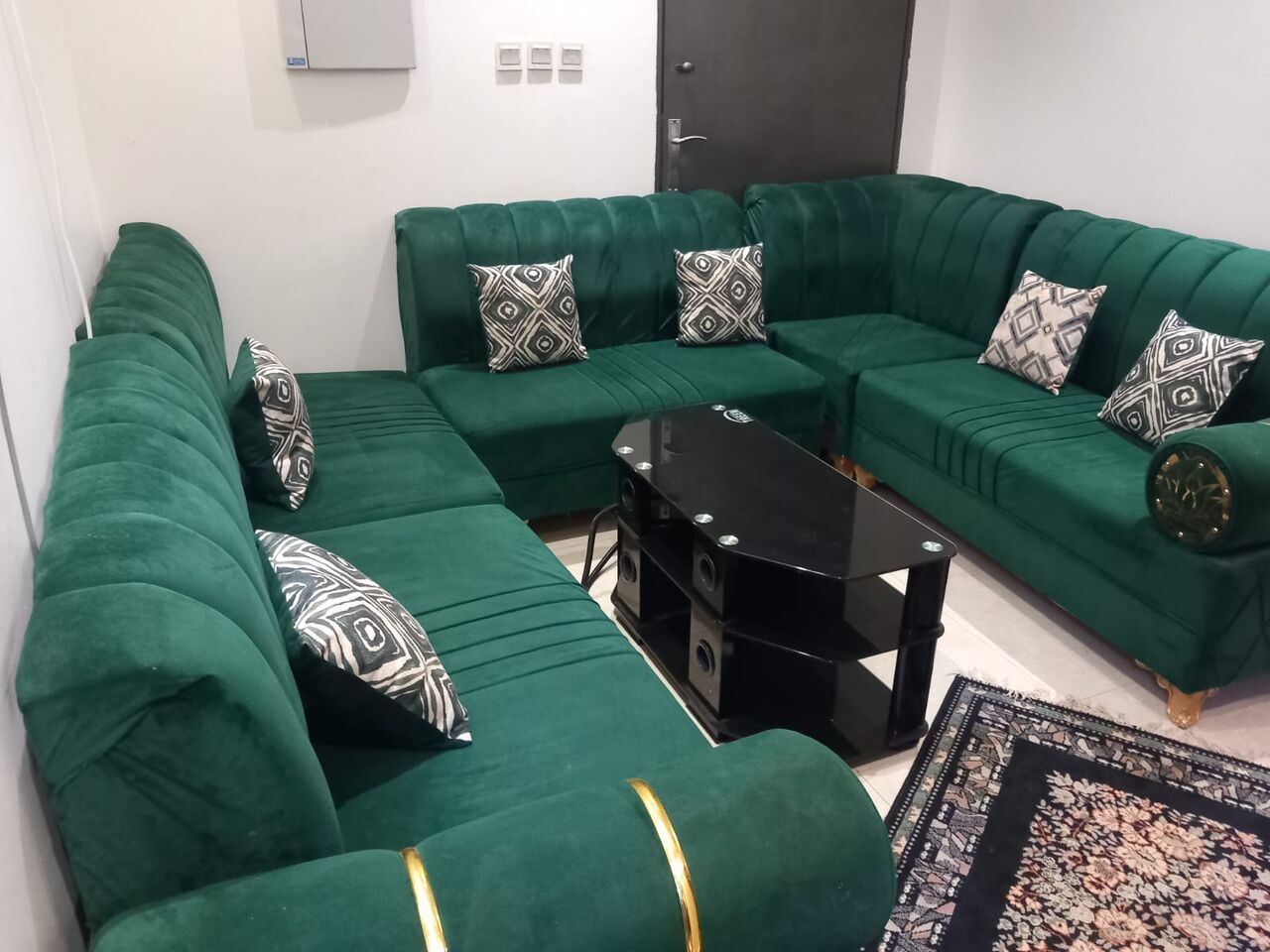 Riyadh, Furniture, SAR 950,  Well-Maintained Sofa & Table For Sale &ndash; Excellent Condition