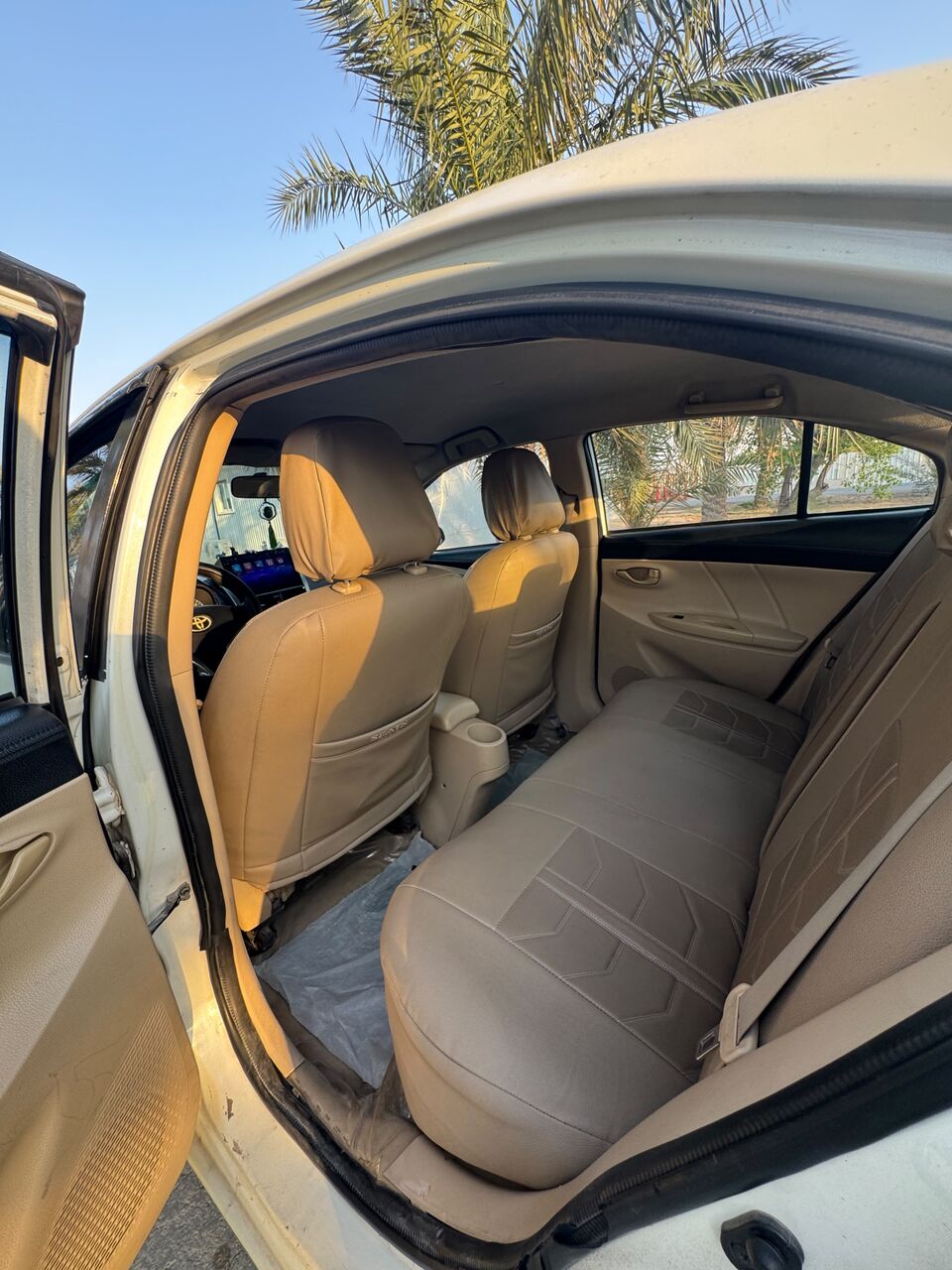 Dammam, Vehicles, Cars & Trucks , SAR 23,  Toyota Yaris,  2015,  Automatic,  32 KM,   Transmission, Petrol, Touch Screen System, Reverse Parking Sensors, Power Window