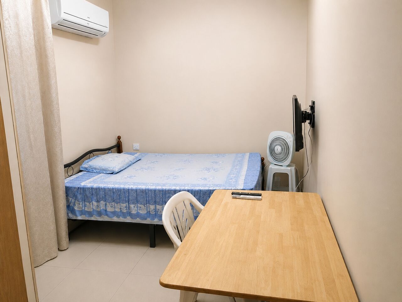 Manama, Rooms for Rent, BHD 130/month,  Fully Furnished Room  Available With Attached Bathroom In Um Al Hassam All Building Has Li