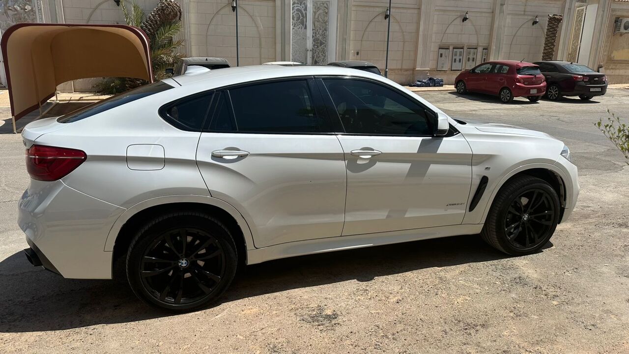Riyadh, Vehicles, Cars & Trucks , SAR 85000,  Bmw X6 M,  2015,  Automatic,  165000 KM,  -Kit
