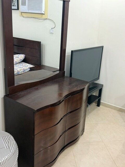 Al Bawadi, Furniture, SAR 2000,  King Size Bedroom Set - Purchased From Home Center