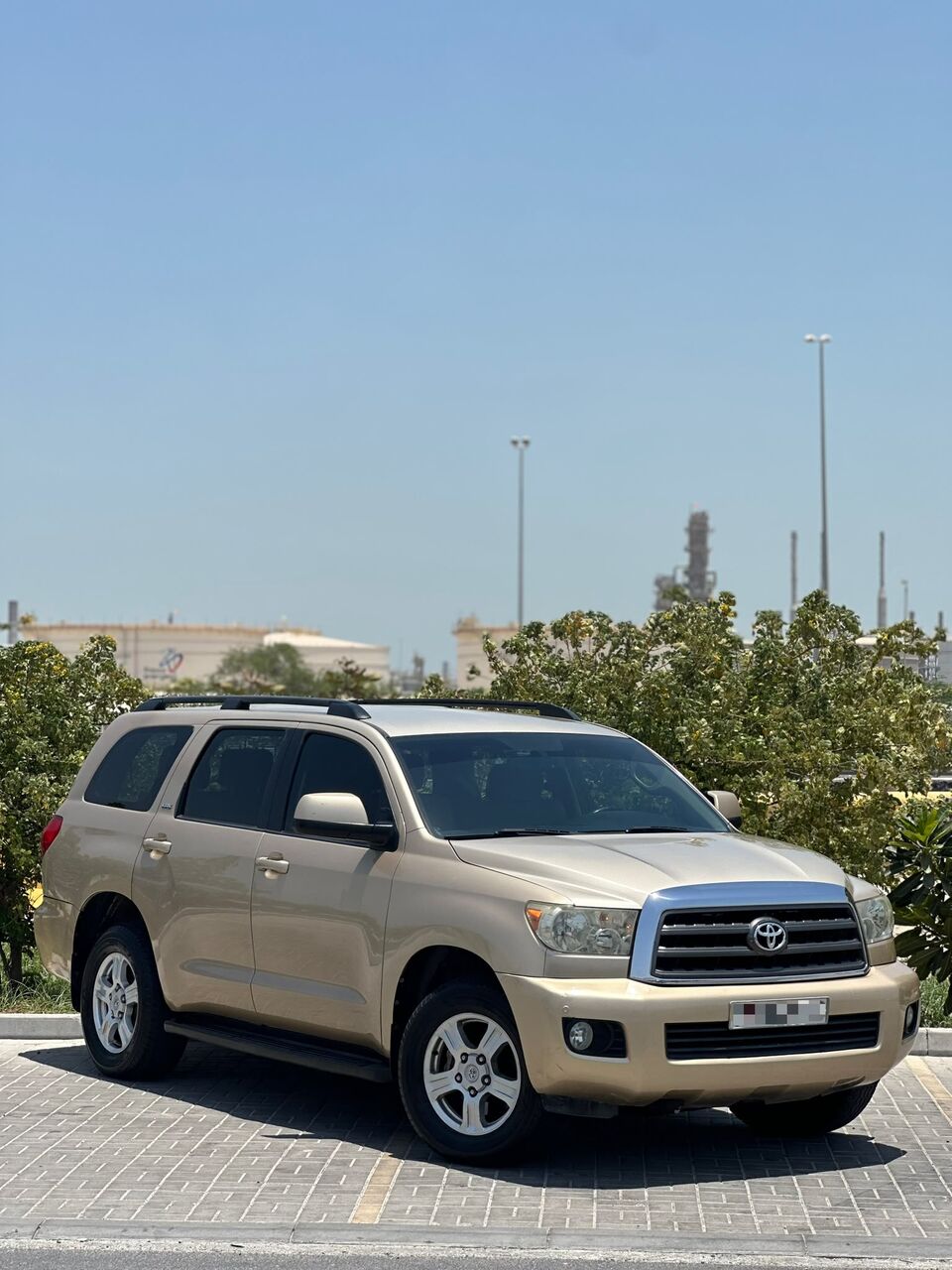 Riffa, Vehicles, Cars & Trucks , BHD 6200,  TOYOTA SEQUOIA SR5 2014 BEIGE,  2014,  Automatic,  474000 KM,