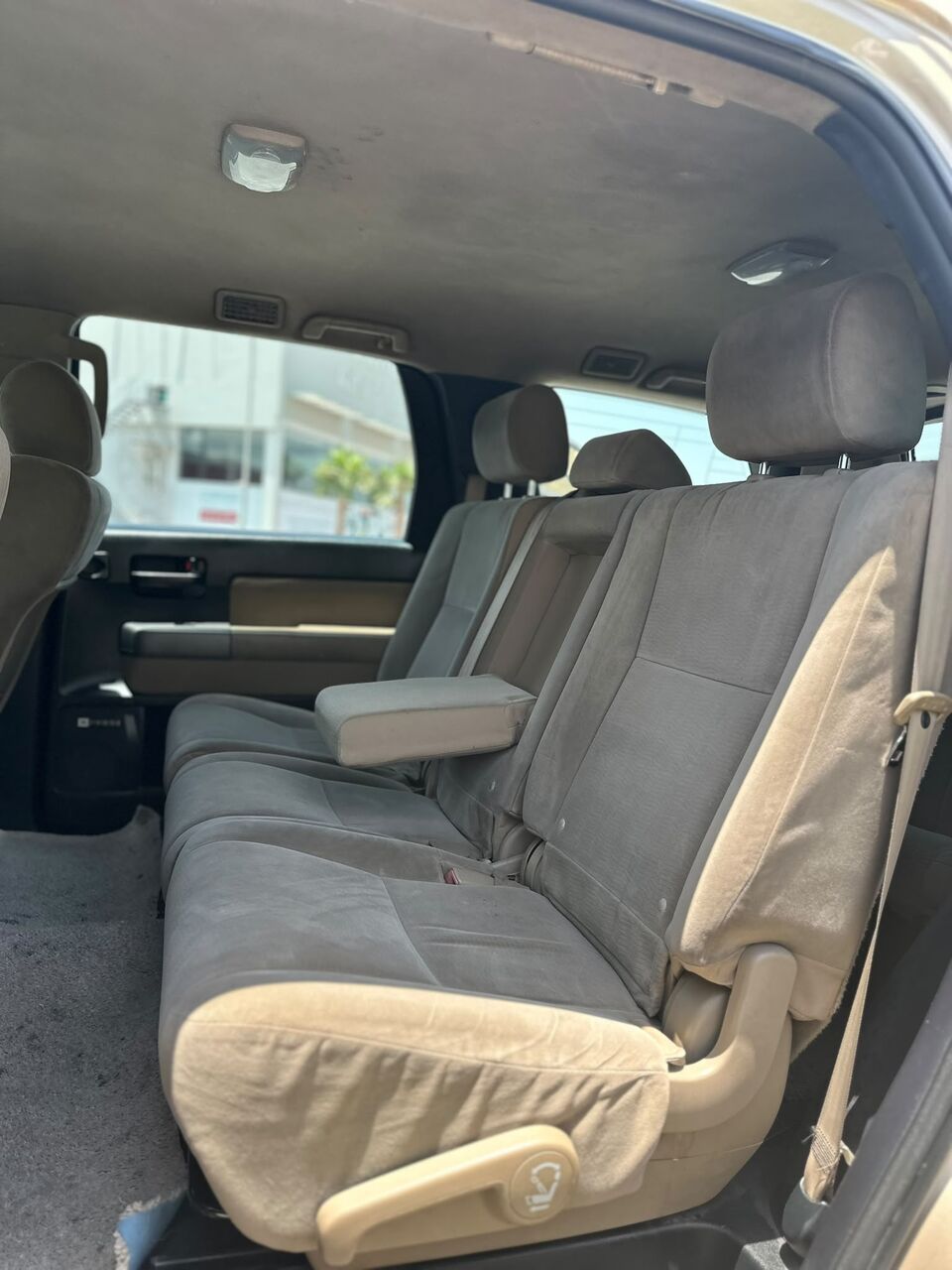 Riffa, Vehicles, Cars & Trucks , BHD 6200,  TOYOTA SEQUOIA SR5 2014 BEIGE,  2014,  Automatic,  474000 KM,