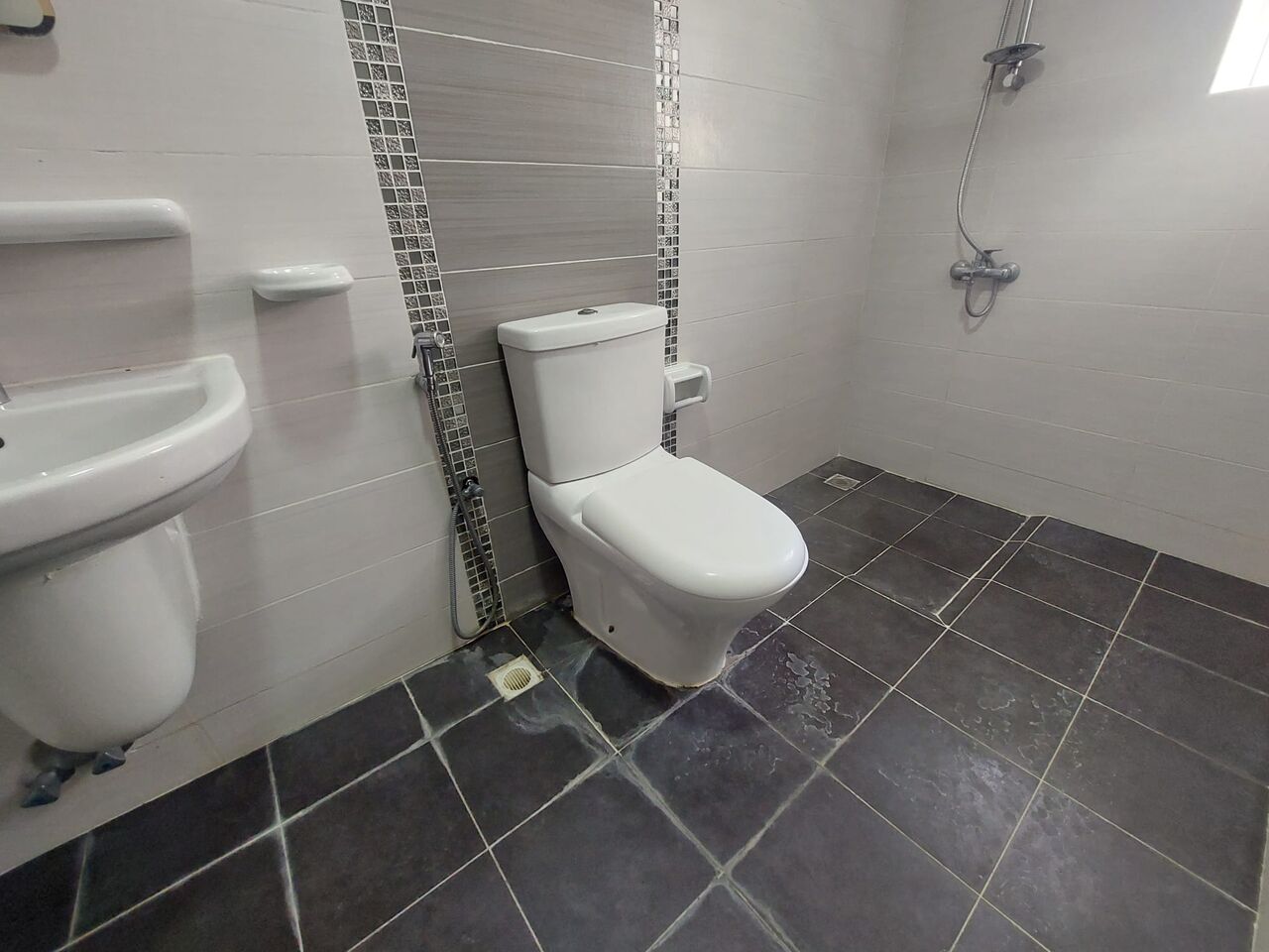 Segaya, Apartments, Flats, Houses & Villas, BHD 220/month,  1 BR,  SEMI FURNISHED ONE BEDROOM FLAT FOR RENT IN SEGAYA