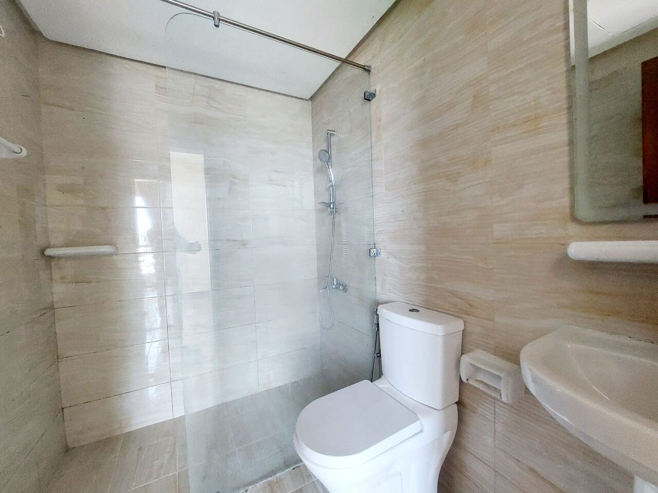 Segaya, Apartments, Flats, Houses & Villas, BHD 250/month,  2 BR,  SEMI FURNISHED SPACIOUS TWO BEDROOM FLAT FOR RENT IN SEGAYA