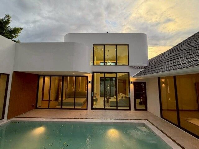 Bangkok, Real Estate For Sale, THB 13990000,  4 BR,  103 Sq. Feet,  Special Price Of Only 13.99 Million Baht (with Furniture, Fully Furnished) Wanftaan Pool
