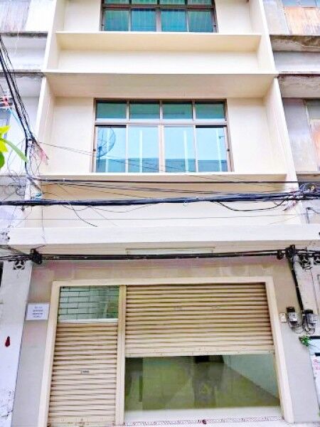 Bangkok, Villas, THB 19999,  11 Sq. Feet,  Sathorn BTS Surasak 1.2 Km. Commercial Building For Rent, 3 Floors, 3 Bedrooms, 2