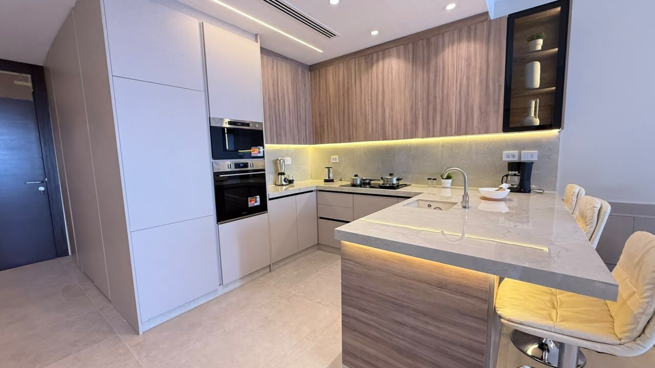 Amman, Apartments, Flats, Houses & Villas, JOD 14000/year,  Furnished,  2 BR,  4 Sq. Meter,  4TH CIRCLE - BRAND NEW