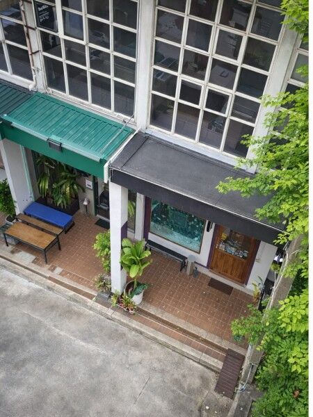 Bangkok, Villas, THB 44999,  18 Sq. Feet,  Thonglor BTS Ekkamai 1.86km. Khlong Tan Railway 650m. Phetchaburi Commercial Building 2