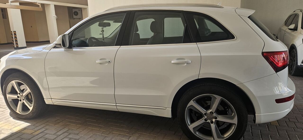 Adliya, Vehicles, Cars & Trucks , BHD 4000,  Audi Q5 3.0T,  2014,  Automatic,  120000 KM,   Audi Q5 For Sale.