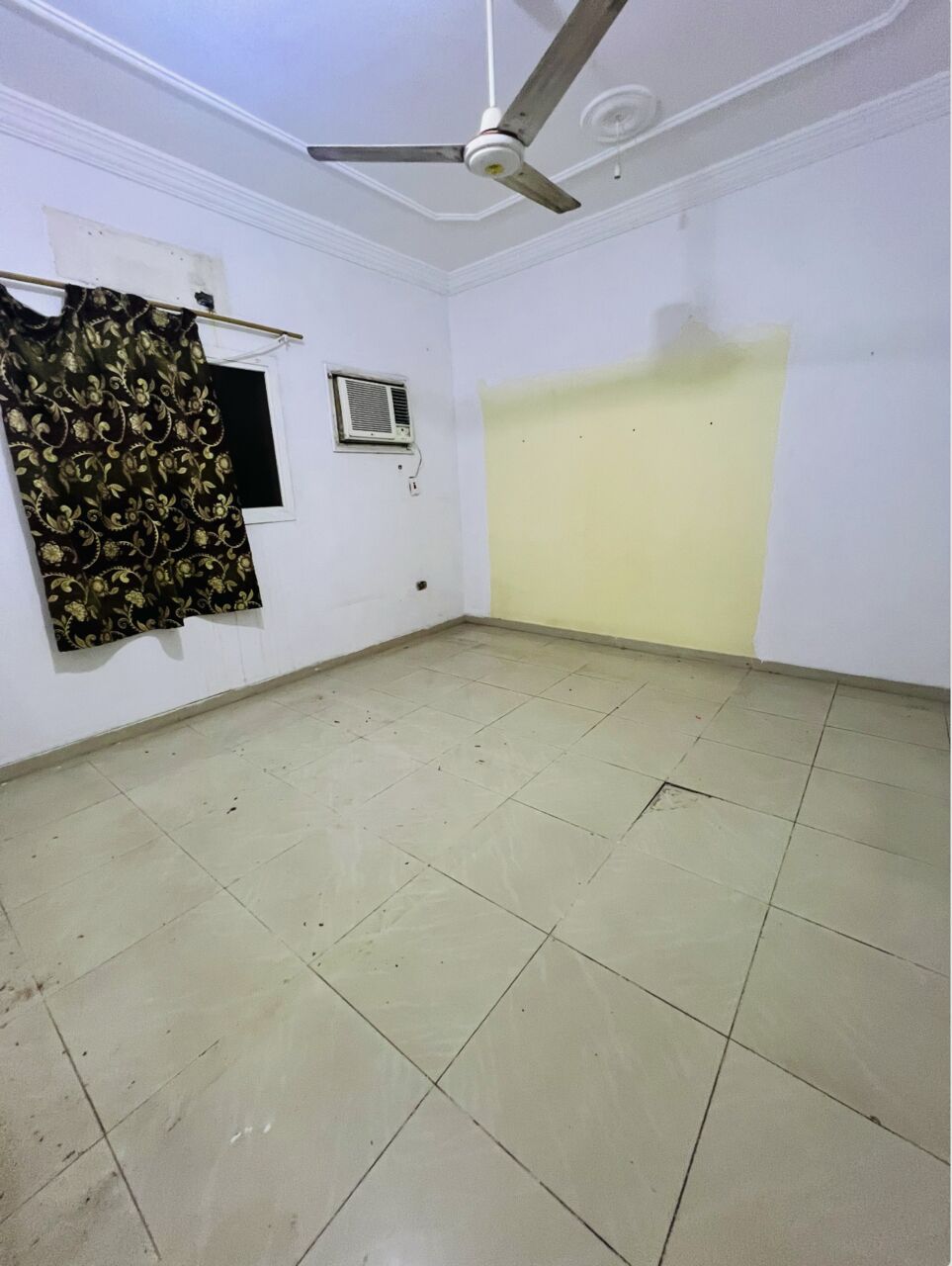 Jeddah, Rooms for Rent, SAR 1800/month,  Furnished,  Spacious 3BHK And Hall Semi Furnished Flat Available For A Small Family Or Two Bachelors
