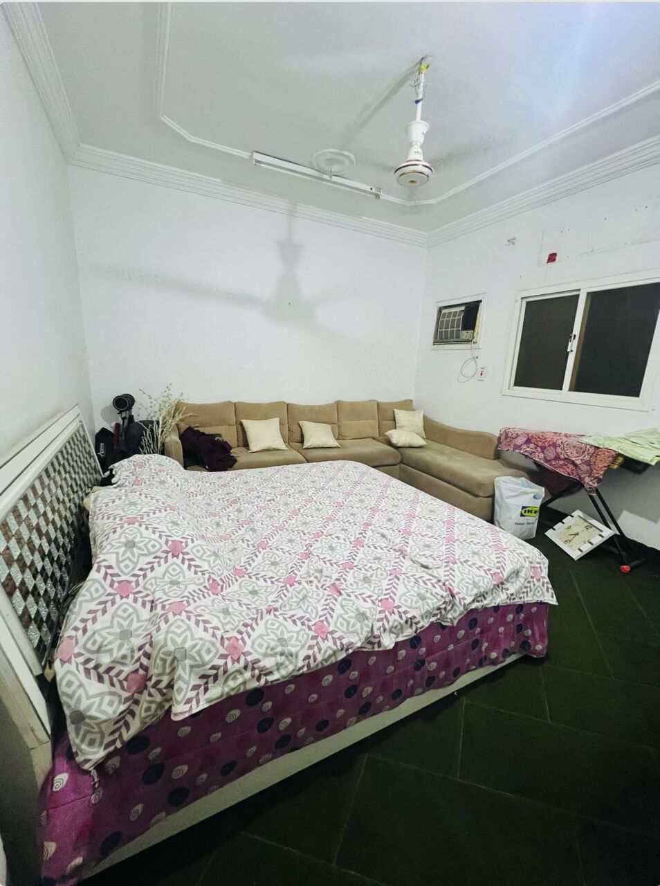 Jeddah, Rooms for Rent, SAR 1800/month,  Furnished,  Spacious 3BHK And Hall Semi Furnished Flat Available For A Small Family Or Two Bachelors