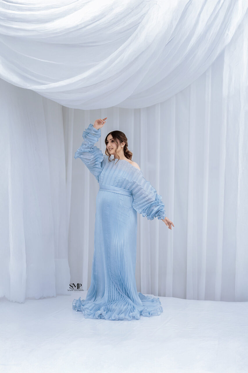 New Delhi, Photography, Professional Maternity Photoshoot In Delhi | Indoor & Outdoor