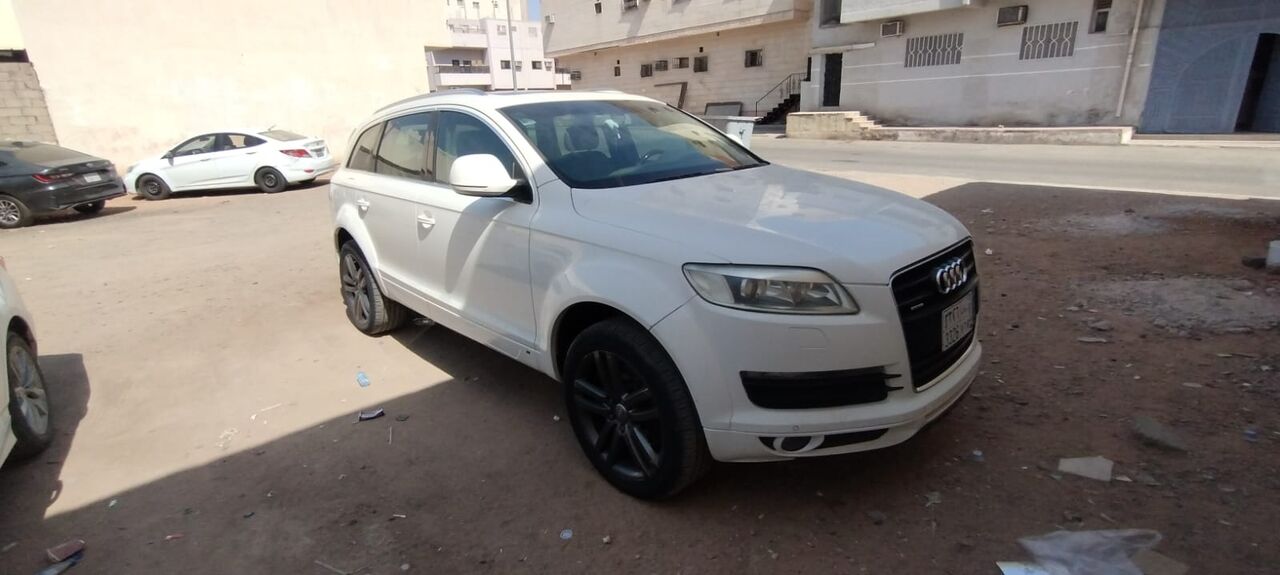 Madinah, Vehicles, Cars & Trucks , SAR 27500,  Audi Q7,  2009,  Automatic,  116000 KM,