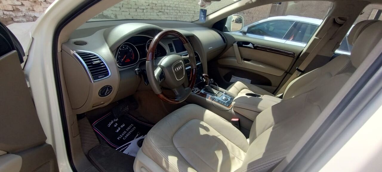 Madinah, Vehicles, Cars & Trucks , SAR 27500,  Audi Q7,  2009,  Automatic,  116000 KM,