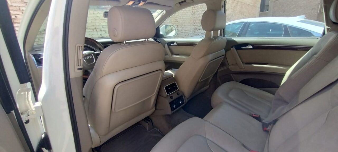 Madinah, Vehicles, Cars & Trucks , SAR 27500,  Audi Q7,  2009,  Automatic,  116000 KM,