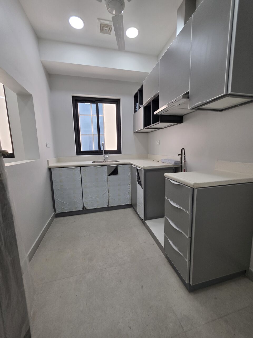 Tubli, Apartments, Flats, Houses & Villas, BHD 260/month,  2 BR,  @2BATHROOM Hall Kitchen Without Electricity Brand New Building Car Parking