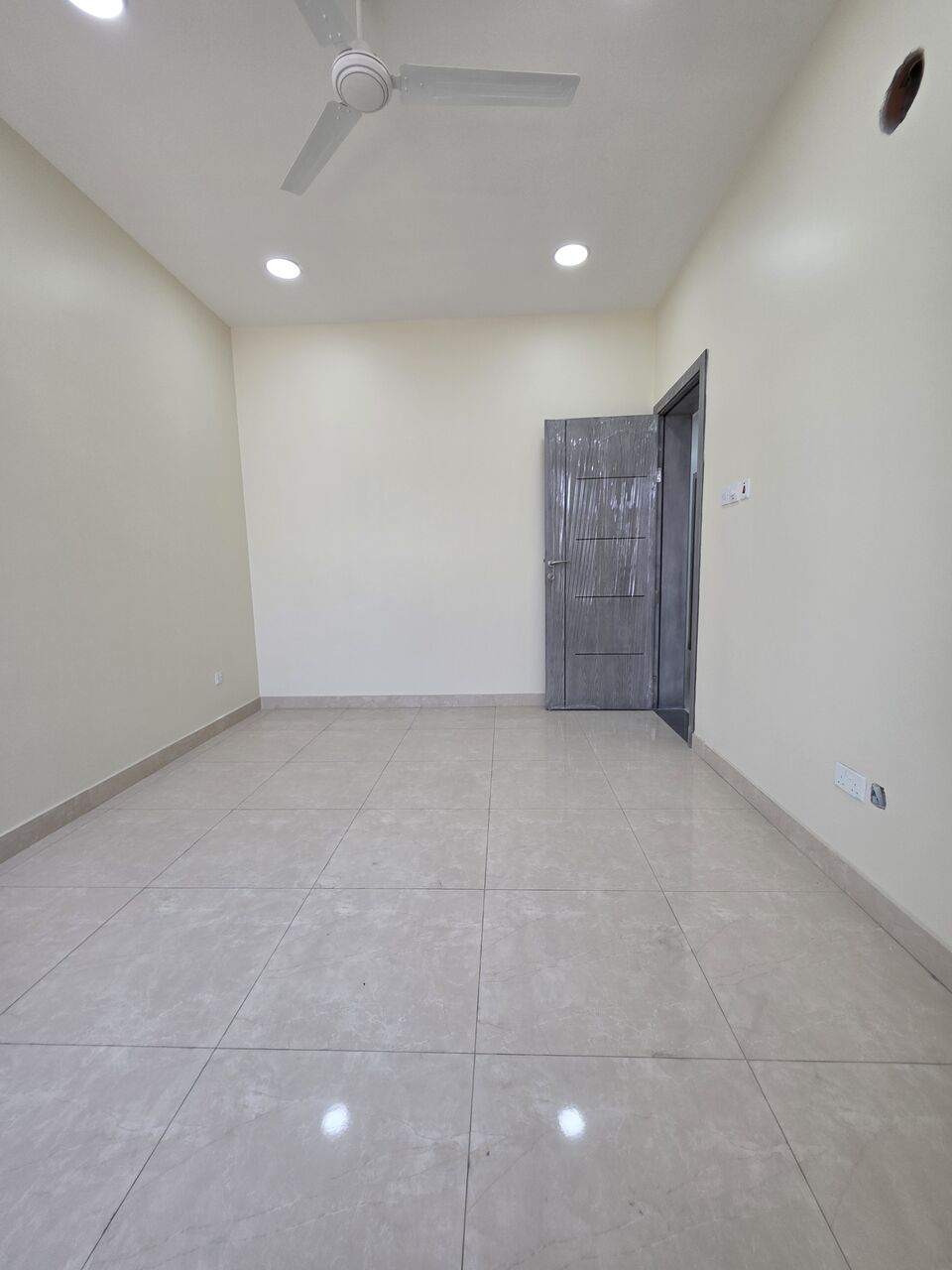 Tubli, Apartments, Flats, Houses & Villas, BHD 260/month,  2 BR,  @2BATHROOM Hall Kitchen Without Electricity Brand New Building Car Parking