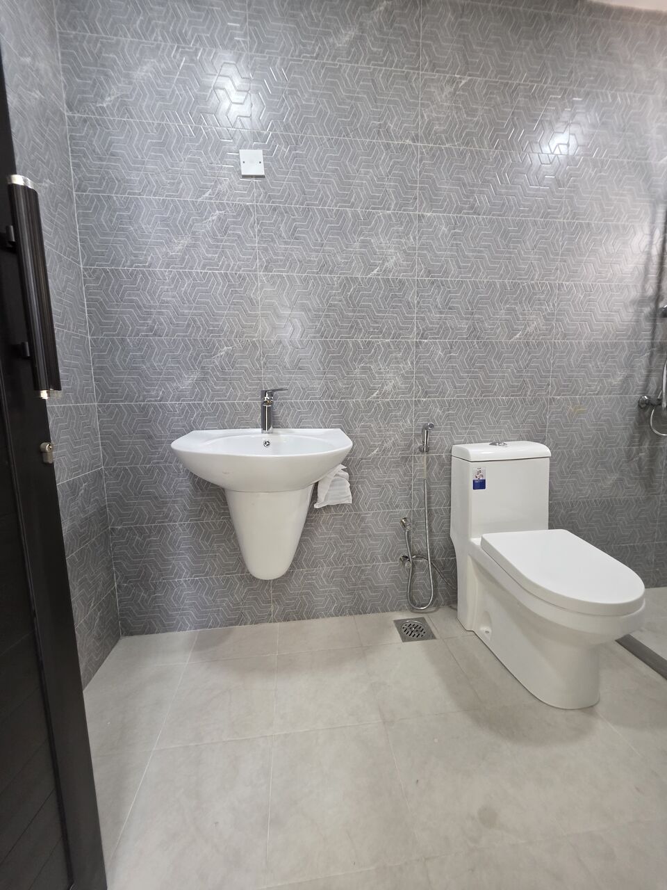 Tubli, Apartments, Flats, Houses & Villas, BHD 260/month,  2 BR,  @2BATHROOM Hall Kitchen Without Electricity Brand New Building Car Parking