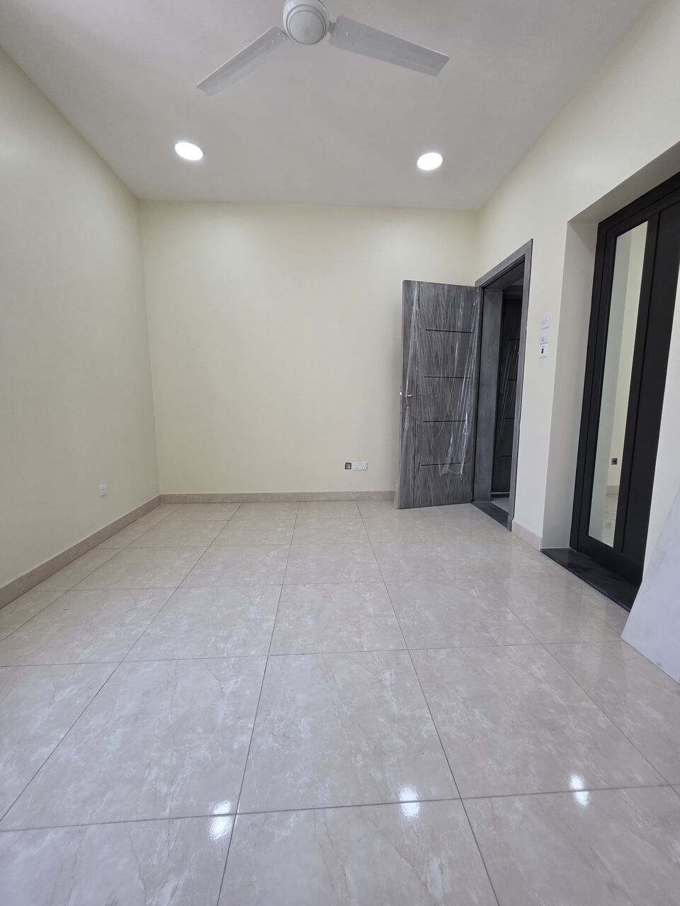 Tubli, Apartments, Flats, Houses & Villas, BHD 260/month,  2 BR,  @2BATHROOM Hall Kitchen Without Electricity Brand New Building Car Parking