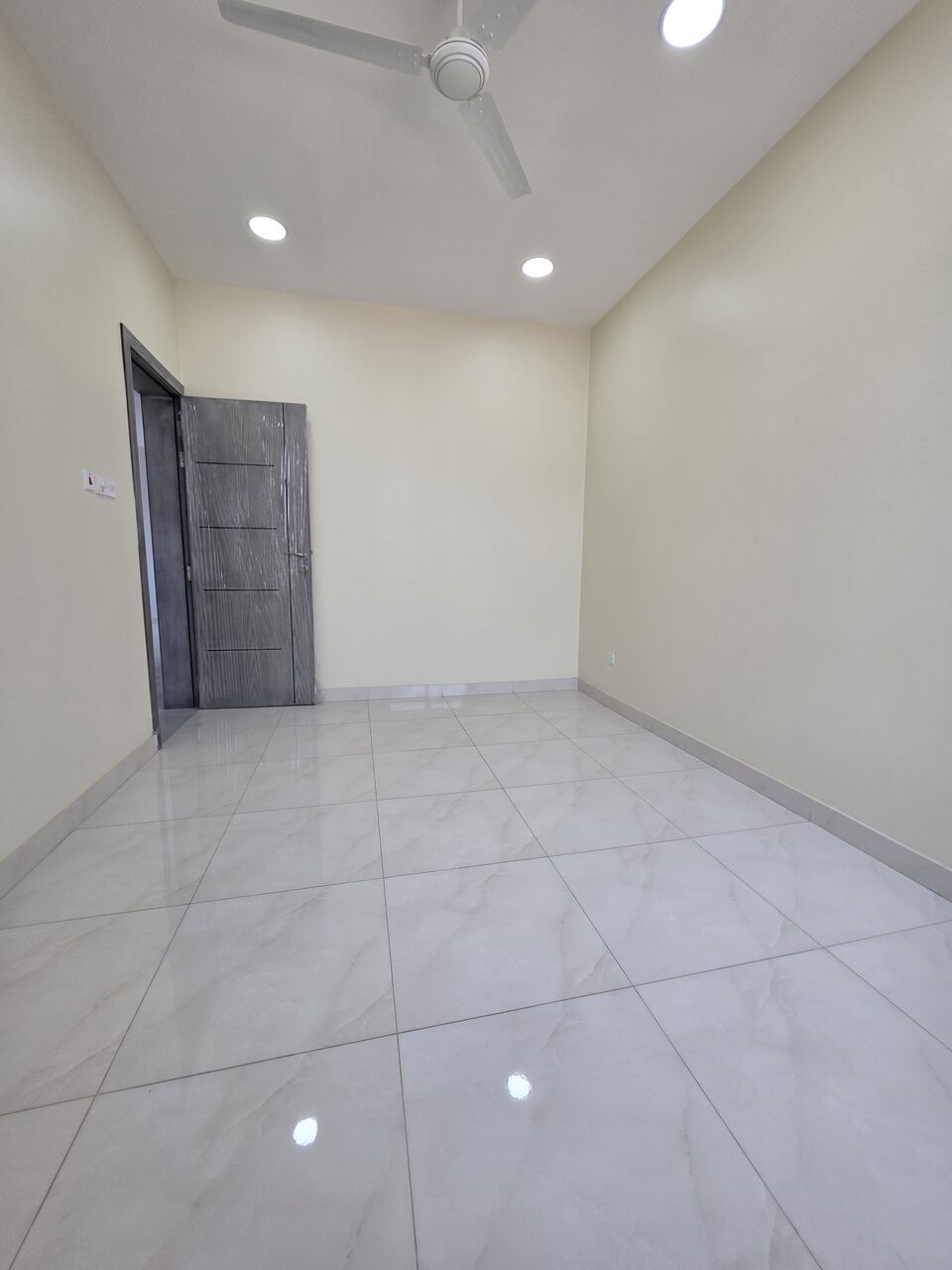 Tubli, Apartments, Flats, Houses & Villas, BHD 260/month,  2 BR,  @2BATHROOM Hall Kitchen Without Electricity Brand New Building Car Parking