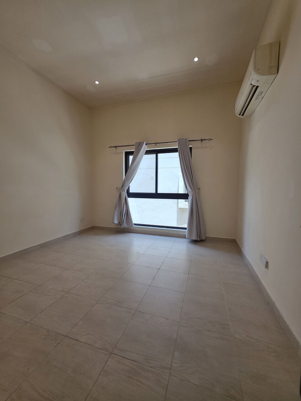 Tubli, Apartments, Flats, Houses & Villas, BHD 290/month,  3 BR,  #2BATHROOM Hall Kitchen With Electricity  Car Parking