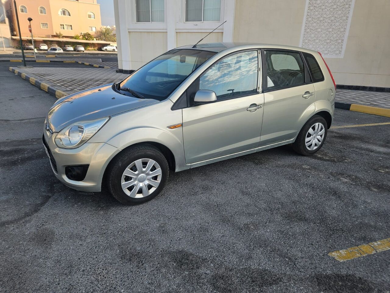 Hidd, Vehicle Lease Transfer, BHD 2100,  DIRECT INSTALLMENT FOR 12 MONTHS MAX  ADVANCE 600 BD 125 BD × 12 = 1500 + 600 BD = 2100  B