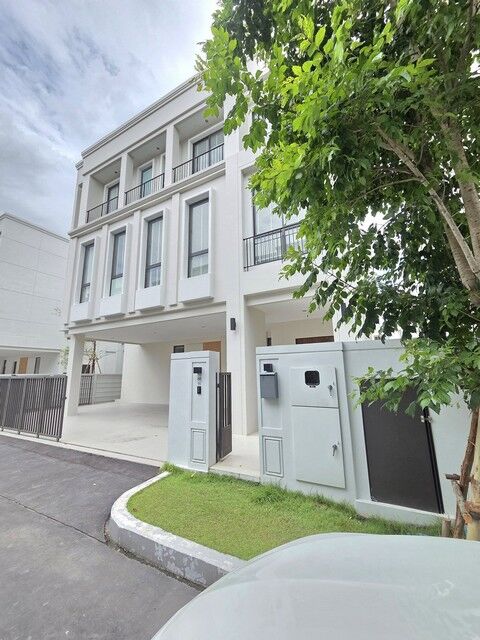 Bangkok, Villas, THB 130000,  63 Sq. Feet,  Luxury Detached House For Rent, 3 Floors, 5 Bedrooms, AERIE Srinakarin-Krungthep Kreetha