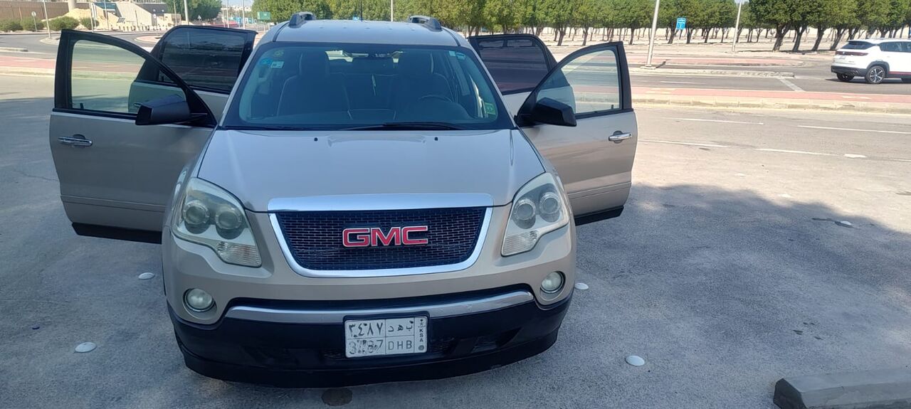 Dammam, Vehicles, Cars & Trucks , SAR 25000,  GMC Acadia,  2012,  Automatic,  266000 KM,  Full Options With Rear Camera   For Sale