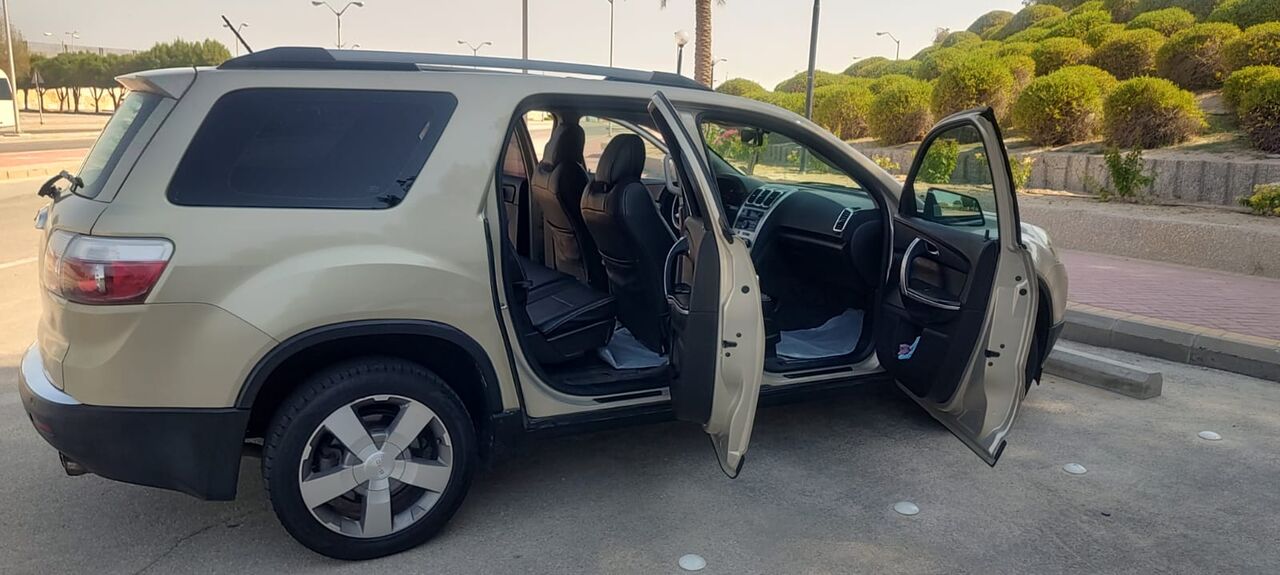 Dammam, Vehicles, Cars & Trucks , SAR 25000,  GMC Acadia,  2012,  Automatic,  266000 KM,  Full Options With Rear Camera   For Sale