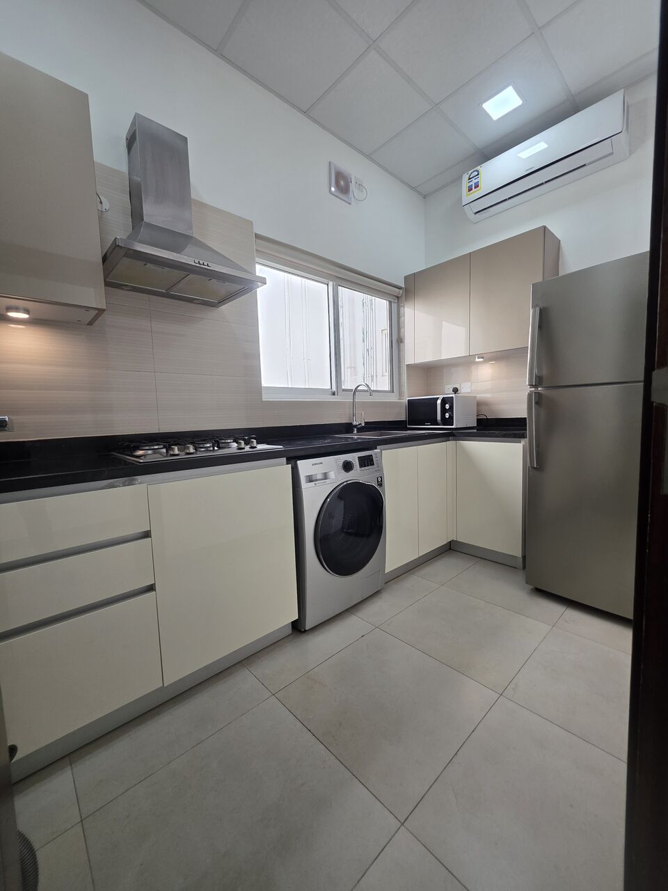 Mahooz, Apartments, Flats, Houses & Villas, BHD 390/month,  2 BR,  #2BATHROOM Hall Kitchen With Electricity No Limit Fully Furnished Car Parking Balcony