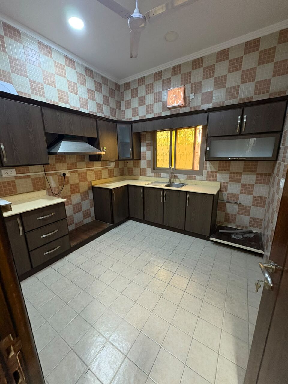 Manama, Apartments, Flats, Houses & Villas, BHD 160/month,  100 Sq. Meter,  للإيجار شقة في الدراز في الطابق الأرض