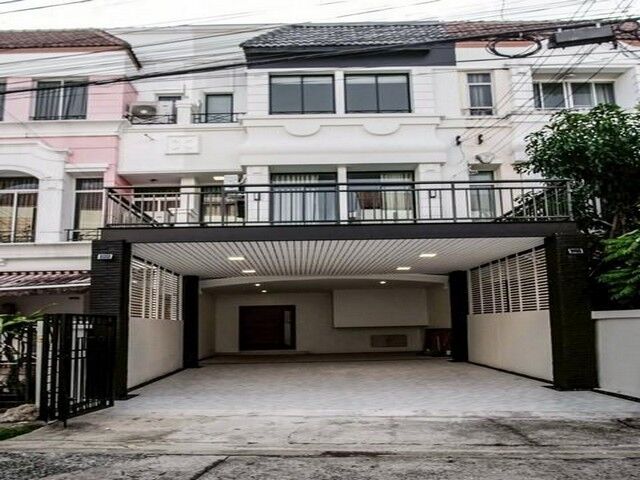 Bangkok, Villas, THB 43000,  1 Sq. Feet,  Townhome For Rent In Srinakarin Area, Bangna, Lasalle, Baan Klang Muang British Town