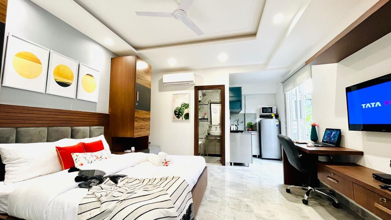 Gurgaon, Apartments, Flats, Houses & Villas, INR 4500/day,  Furnished,  Studio,  450 Sq. Meter,  Studio Apartment Dlf Cyber City