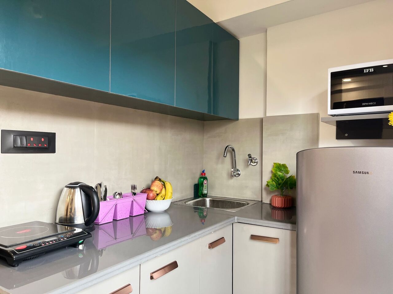 Gurgaon, Apartments, Flats, Houses & Villas, INR 4500/day,  Furnished,  Studio,  450 Sq. Meter,  Studio Apartment Dlf Cyber City