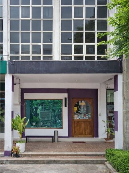 Bangkok, Villas, THB 44998,  18 Sq. Feet,  Khlong Tan Railway 650m.BTS Ekkamai 1.86km. Thonglor 2-story Commercial Building.