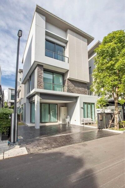 Bangkok, Villas, THB 109999,  36 Sq. Feet,  Central EastVille Chic Republic Ramintra Ekkamai-Kaset Sukonthasawat, 3-story Detached