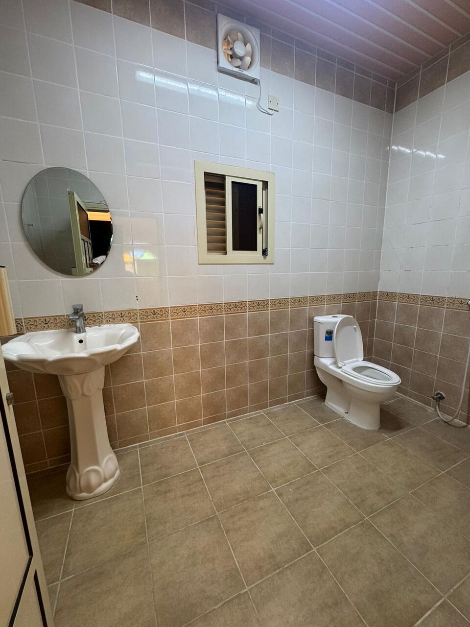 Kabul, Apartments, Flats, Houses & Villas, AFN 200/year,  100 Sq. Meter,  للإيجار شقة كبيرة في مقابة