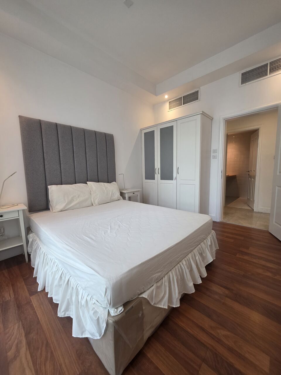 Manama, Apartments, Flats, Houses & Villas, BHD 455/month,  2 BR,  &2BATHROOM Hall Kitchen Open With Electricity Fully Furnished Balcony Car Parking