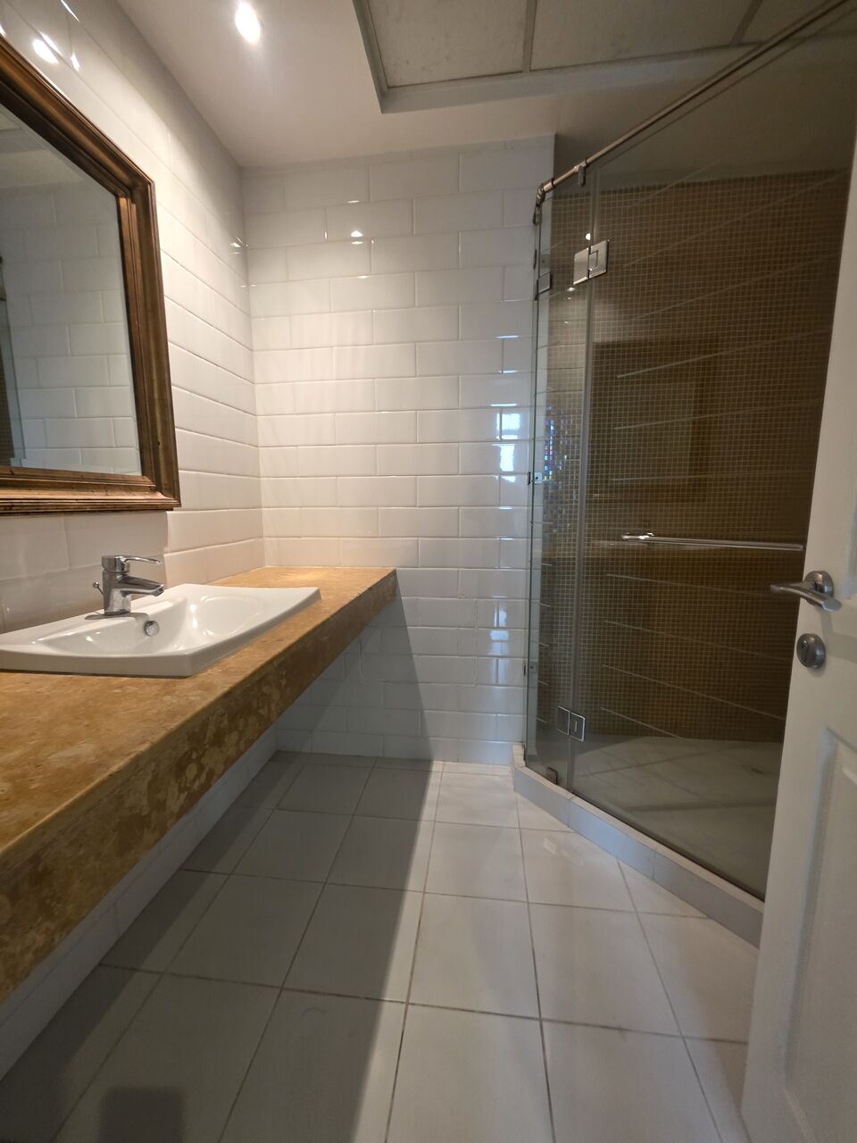 Manama, Apartments, Flats, Houses & Villas, BHD 455/month,  2 BR,  &2BATHROOM Hall Kitchen Open With Electricity Fully Furnished Balcony Car Parking