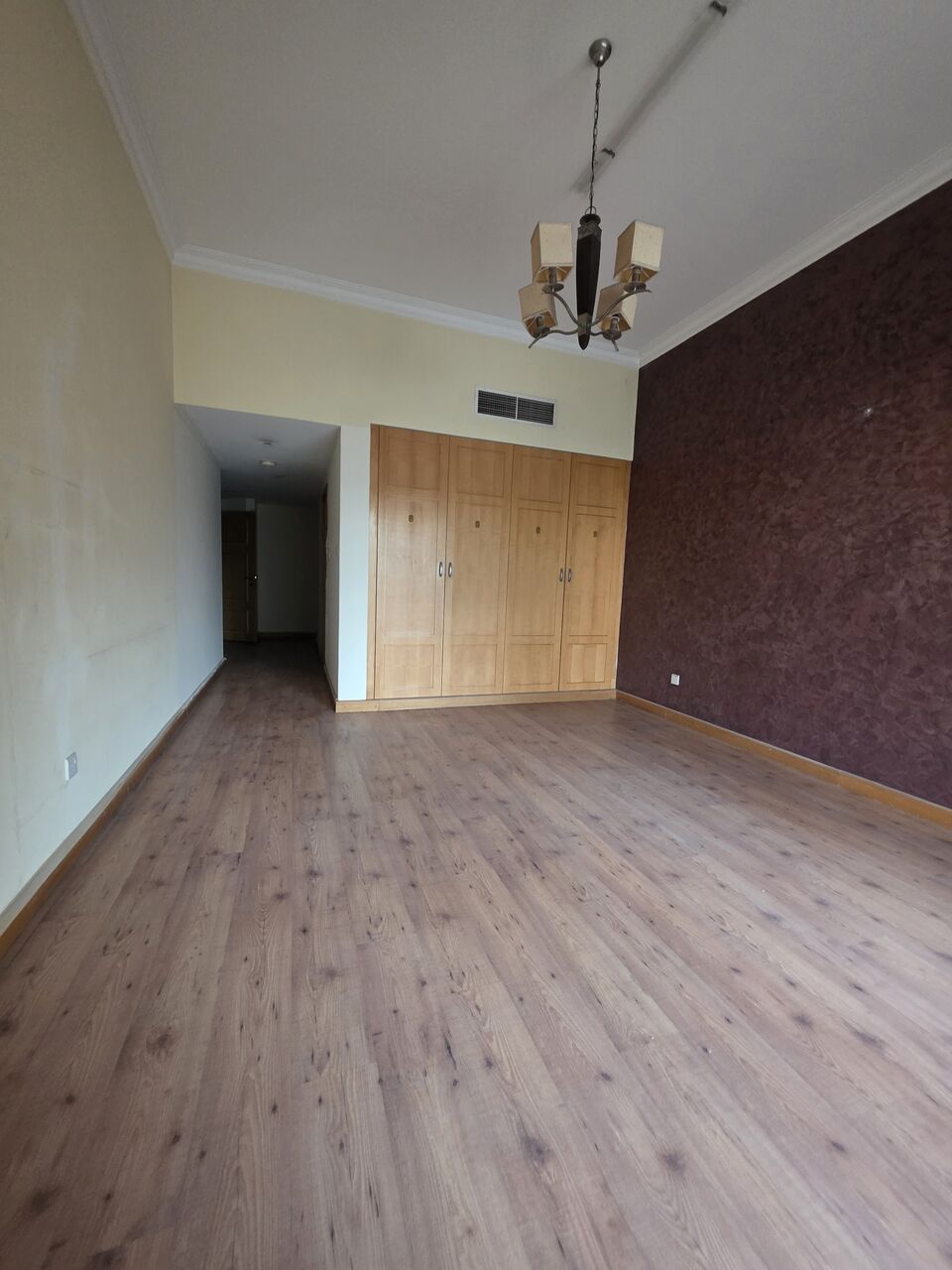 Manama, Apartments, Flats, Houses & Villas, BHD 400/month,  3 BR,  @3BATHROOM Hall Kitchen Open Without Electricity  Balcony Car Parking