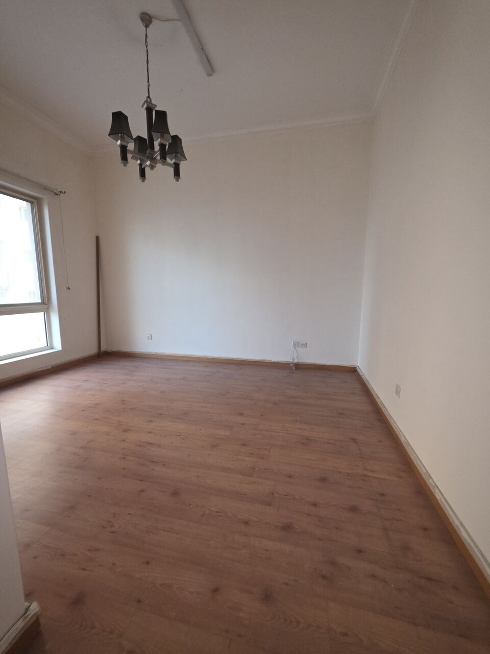 Manama, Apartments, Flats, Houses & Villas, BHD 400/month,  3 BR,  @3BATHROOM Hall Kitchen Open Without Electricity  Balcony Car Parking