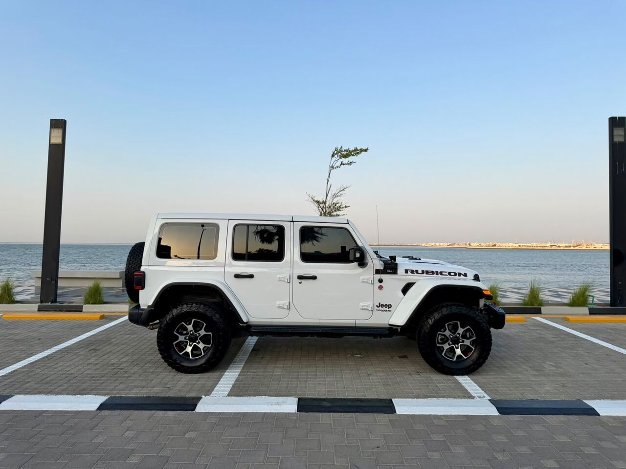 Qatif, Vehicles, Cars & Trucks , SAR 165000,  Jeep Wrangler Rubicon,  2022,  Automatic,  39000 KM,    Low Mileage