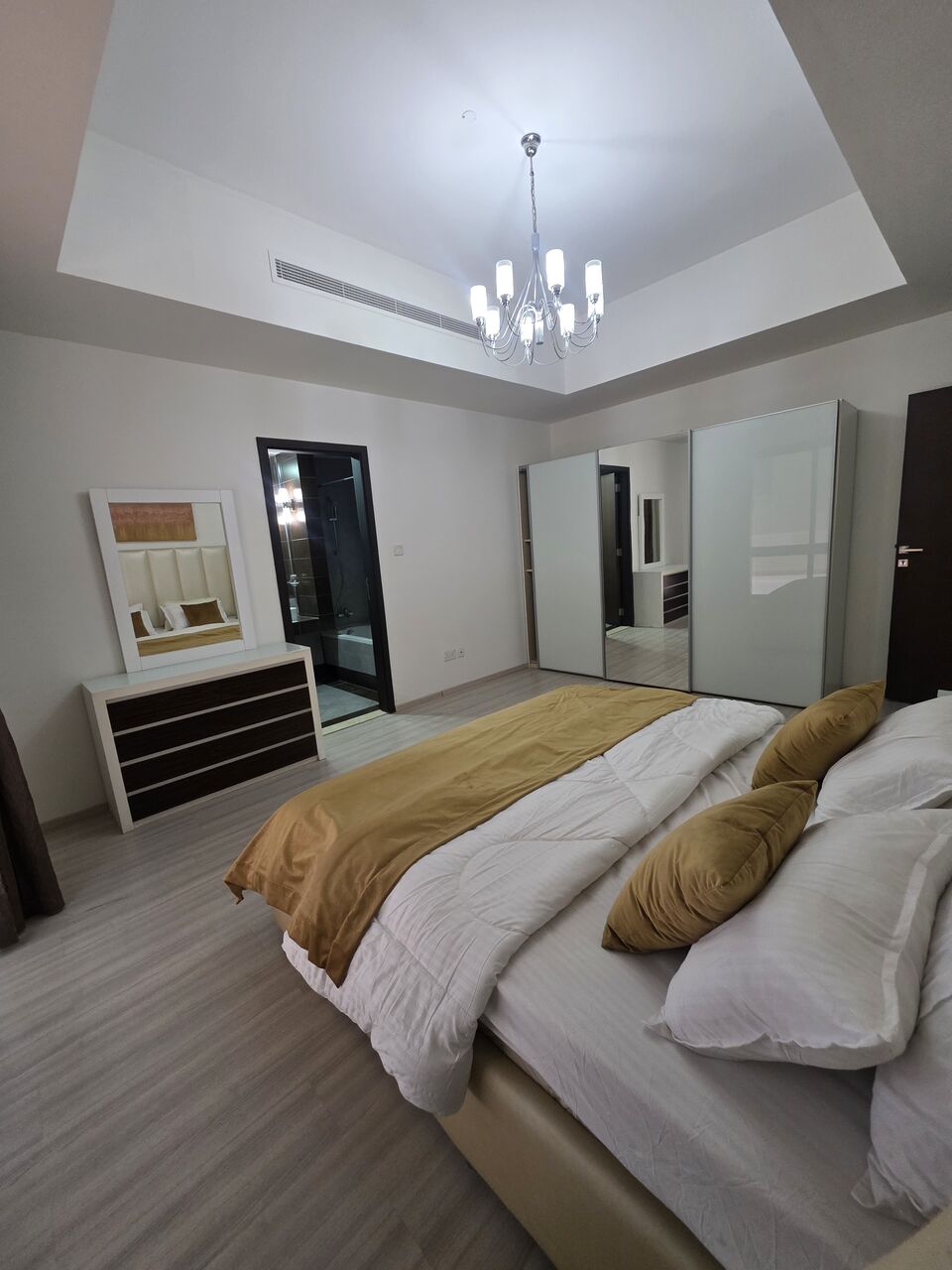 Mahooz, Apartments, Flats, Houses & Villas, BHD 550/month,  3 BR,  Parking - Gym , Pool WiFi - Fully Furnished 3 BHK Balcony Flat With Ewa @550/BD In Mahooz