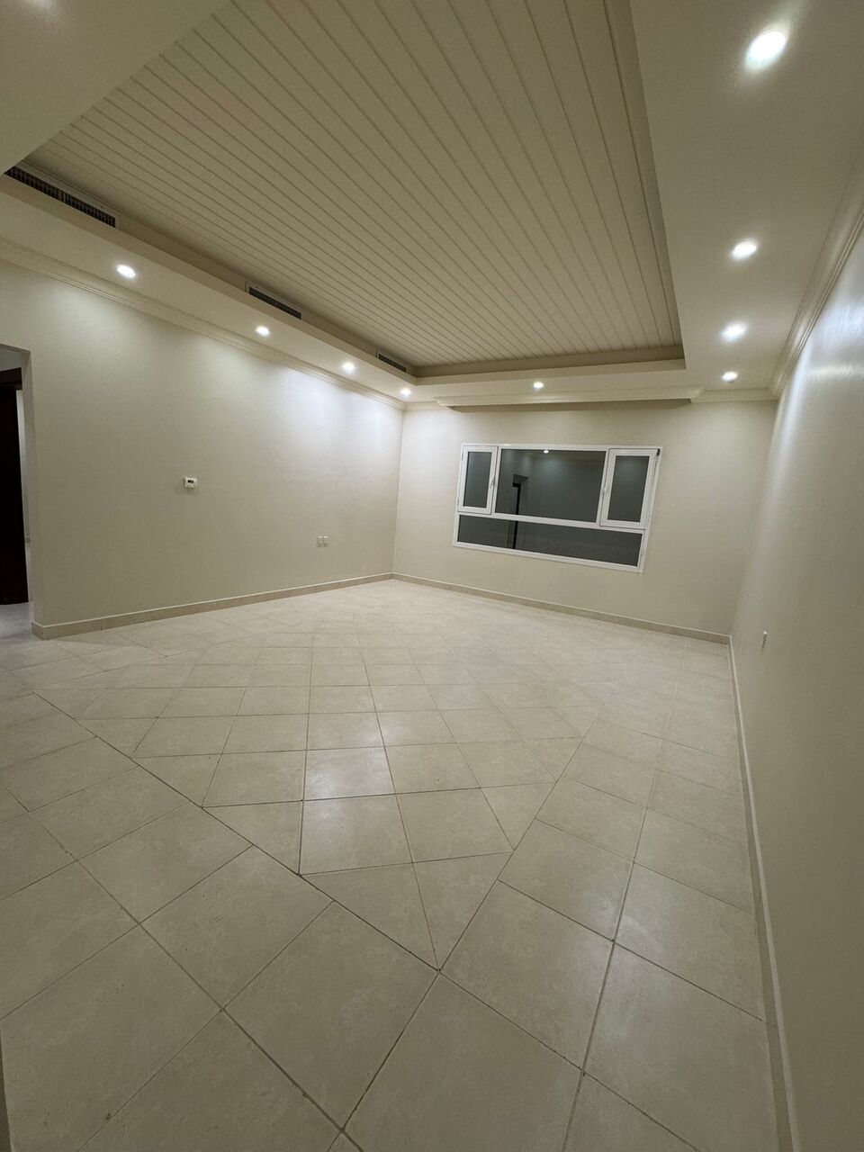 Kuwait City, Apartments, Flats, Houses & Villas, KWD 550/month,  3 BR,  Apartment For Rent On The First Floor In Al Salam. 3 Bedrooms,
