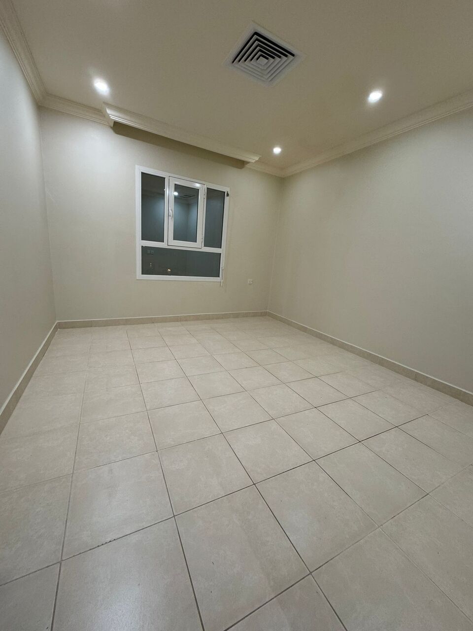 Kuwait City, Apartments, Flats, Houses & Villas, KWD 550/month,  3 BR,  Apartment For Rent On The First Floor In Al Salam. 3 Bedrooms,