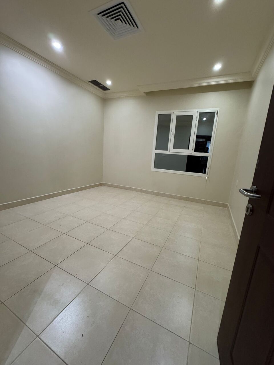 Kuwait City, Apartments, Flats, Houses & Villas, KWD 550/month,  3 BR,  Apartment For Rent On The First Floor In Al Salam. 3 Bedrooms,